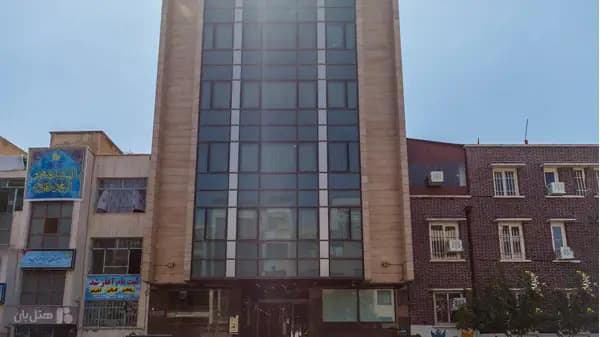 نمای دیگر از هتل ساینا تهران