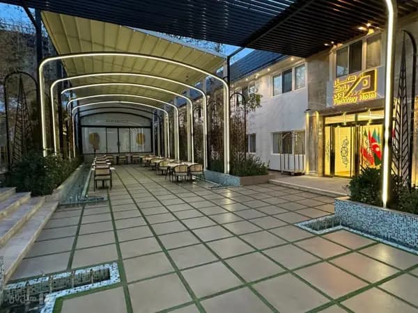 محوطه هتل پارک وی تهران