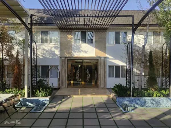 محوطه هتل پارک وی تهران