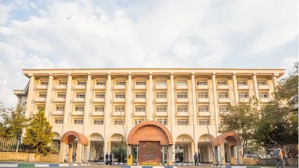 نمای بیرونی هتل هما 2 مشهد