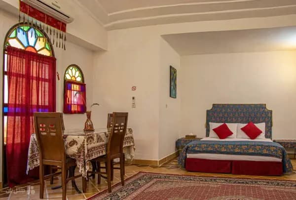 تصویر اتاق سه تخته برلیان حیاط چهارم اتاق سه تخته برلیان در حیاط چهارم