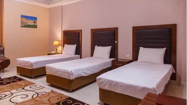 تصویر اتاق سه تخته هتل ارم قشم اتاق سه تخته در هتل ارم قشم