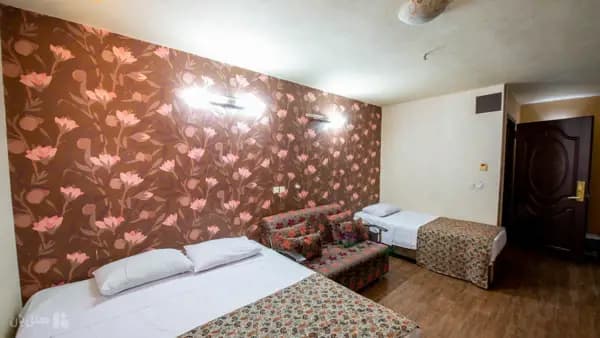 تصویر اتاق سه تخته هتل جمشید اصفهان اتاق سه تخته در هتل جمشید اصفهان