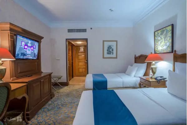 تصویر طراحی داخلی مدرن اتاقهای هتل پارسیان استقلال تهران طراحی داخلی مدرن اتاقهای هتل پارسیان استقلال تهران