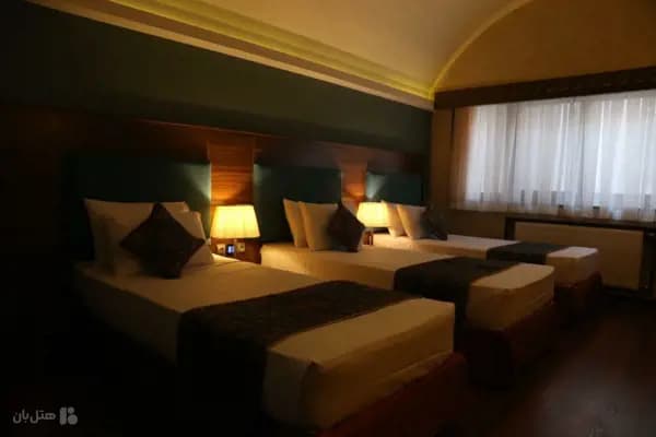 تصویر اتاق سه تخته فرست کلس ۲ هتل پارسیان یزد اتاق سه تخته فرست کلس ۲ در هتل پارسیان یزد