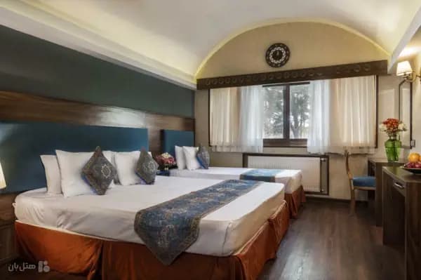 تصویر اتاق سه تخته فرست کلس ۳ هتل پارسیان یزد اتاق سه تخته فرست کلس ۳ در هتل پارسیان یزد