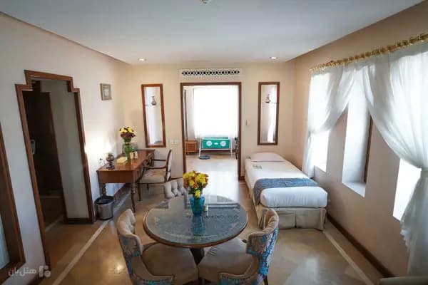 تصویر فضای داخلی سوئیت هتل پارسیان صفائیه یزد فضای داخلی سوئیت هتل پارسیان صفائیه یزد